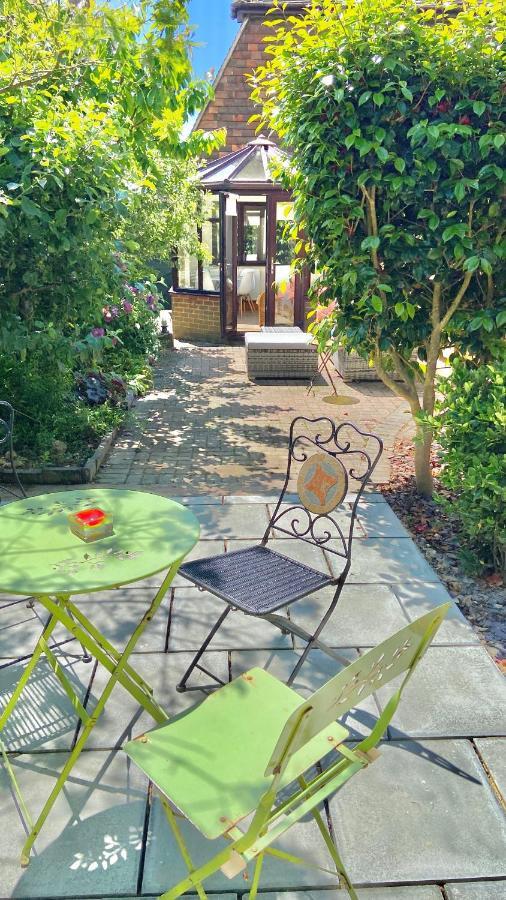 Beautiful Bexhill Cottage With Garden 3 Mins Walk To Beach Exterior foto